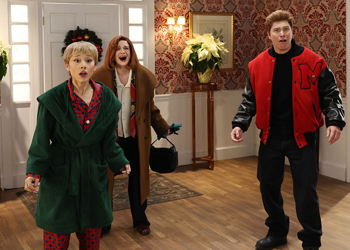 “I’m Traumatized”: Bloody Twist In SNL’s Home Alone Parody Starring Ariana Grande Divides Fans