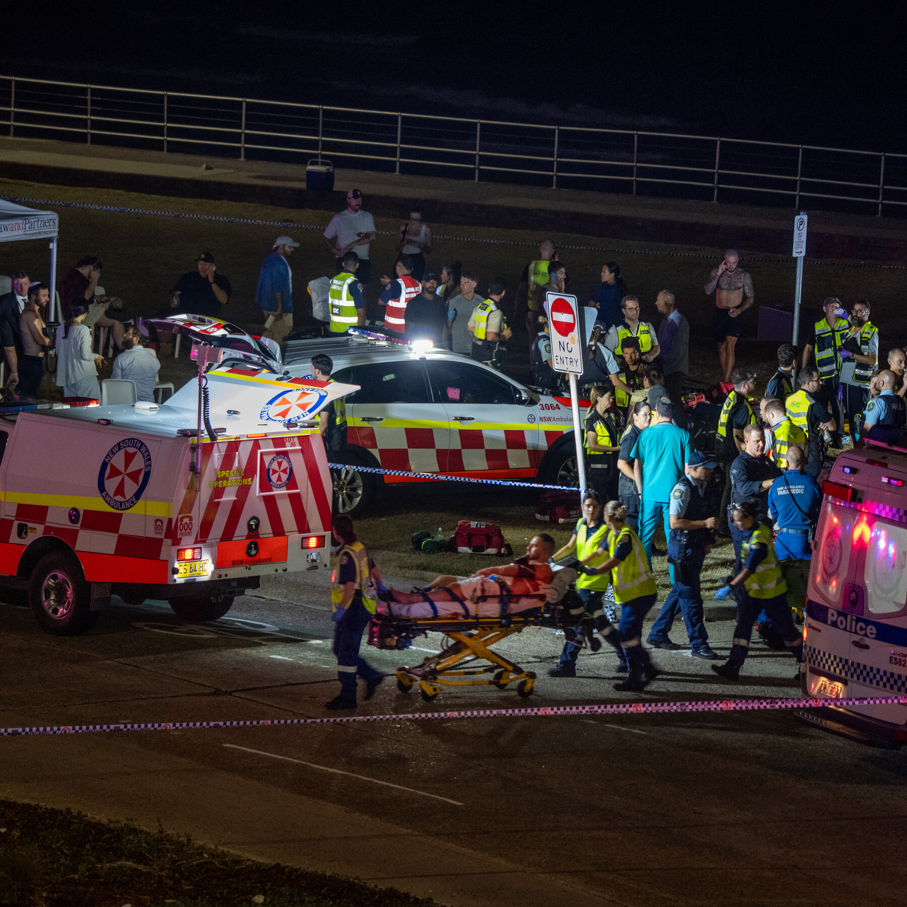 Witnesses Fled Bondi Beach as Gunmen Targeted Jewish Event