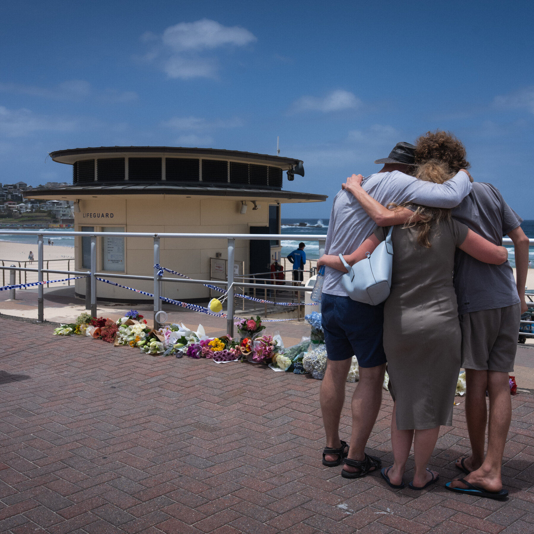 How the Bondi Beach Community Rushed to Help Shooting Victims
