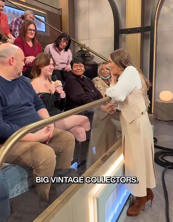 Fan Recreates Drew Barrymore’s Iconic 1989 Oscars Dress For Her Show And Her Reaction Goes Viral